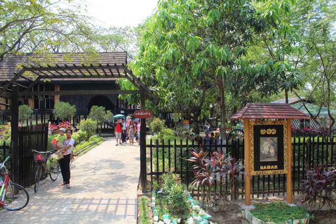 Yangon, National Races Village - 27